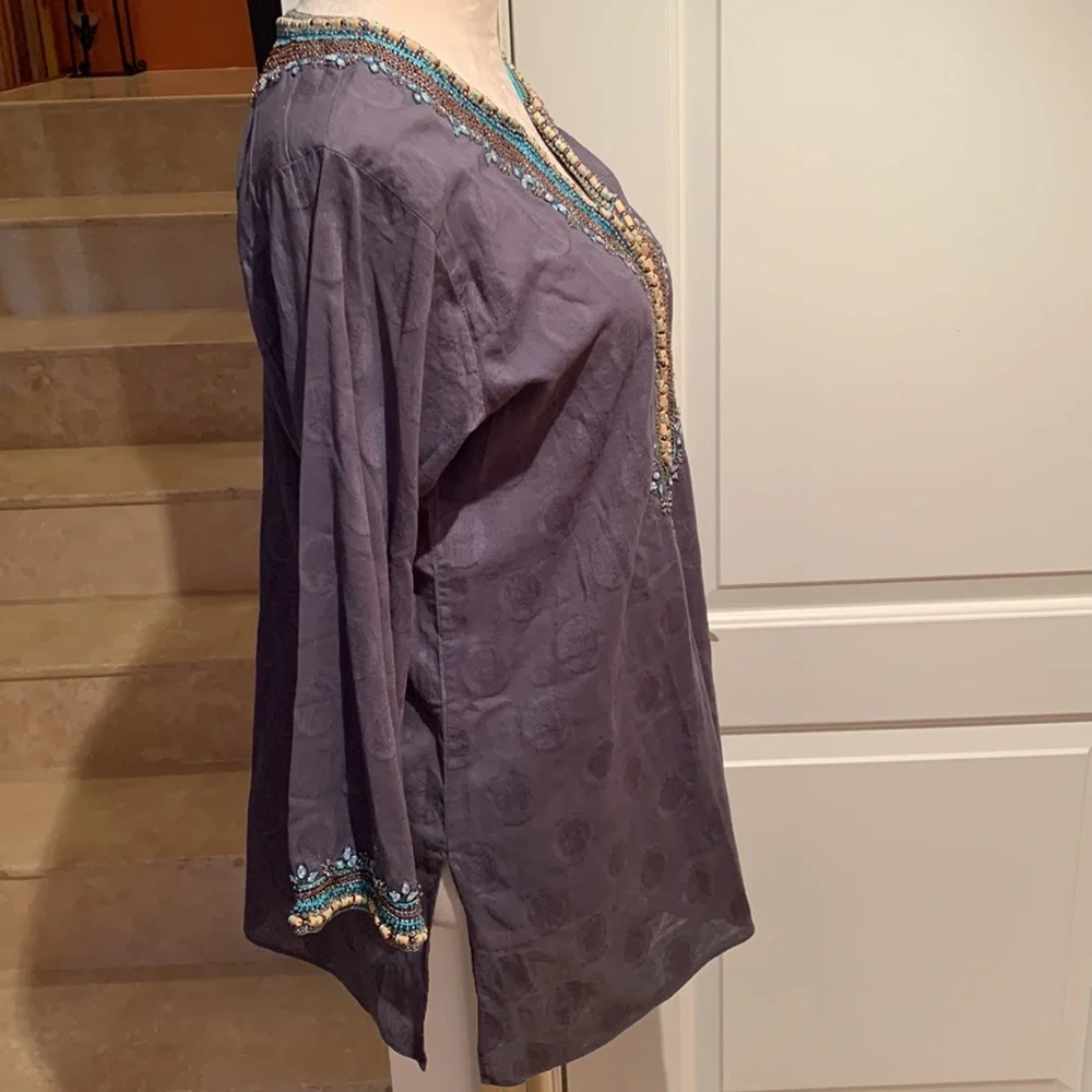 SULU! Ladies Kurti/Tunic. Hand set beads and embroidery work. - Picture 4 of 11